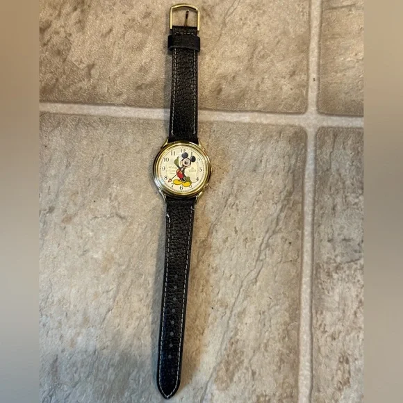 Vintage Lorus Quartz Disney Mickey Melody Alarm Watch - Gold Tone - Picture 12 of 16